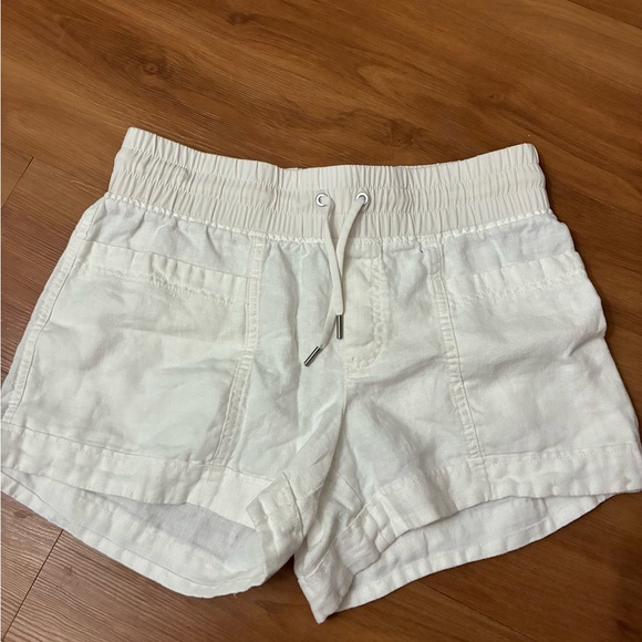 Athleta Pants - Women's White Elastic Waist Linen-Blend Shorts